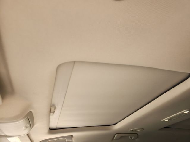 Used 2022 GMC Acadia Denali w/ Denali Ultimate Package FWD image 26