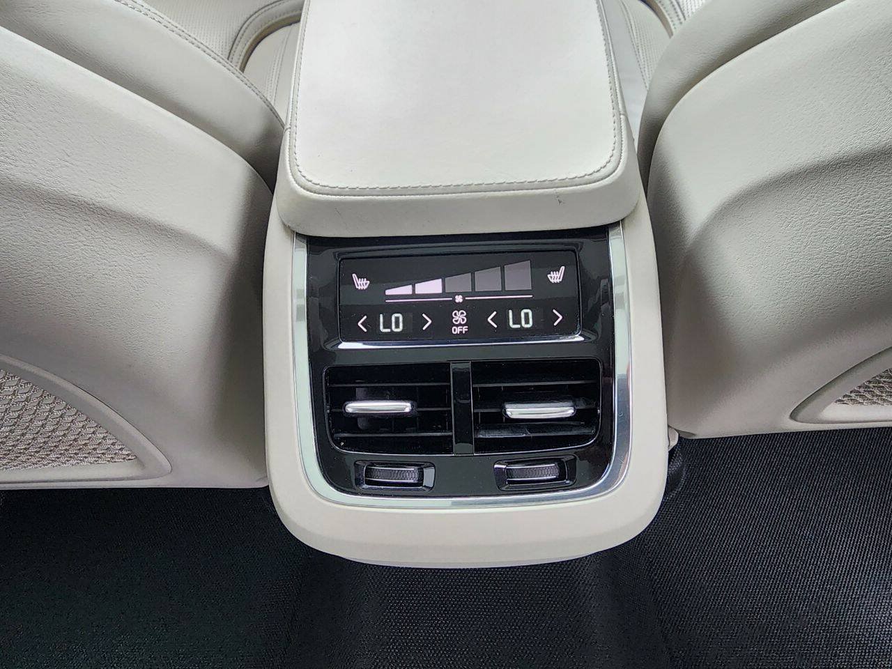 Used 2016 Volvo XC90 T6 Inscription AWD/4WD image 37