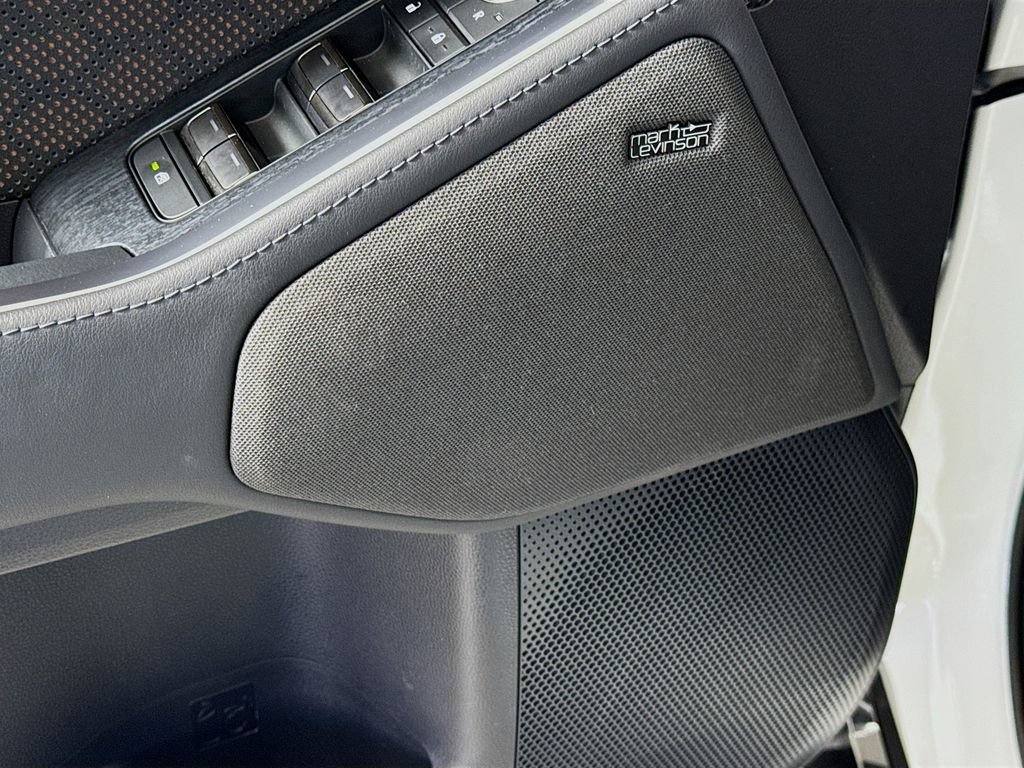 Used 2024 Lexus GX 550 w/ Accessory Package (31) AWD/4WD image 19