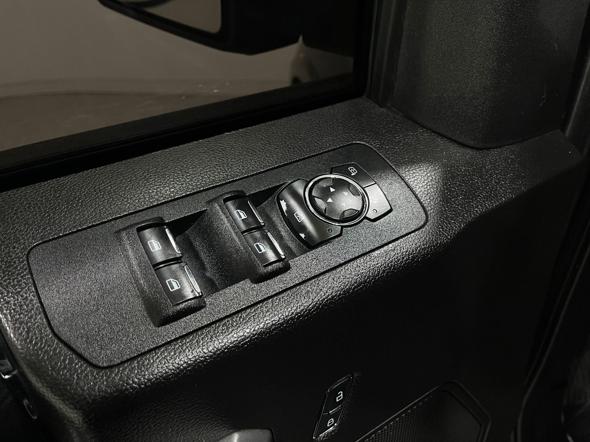 Used 2020 Ford F150 XLT w/ Equipment Group 302A Luxury AWD/4WD image 15