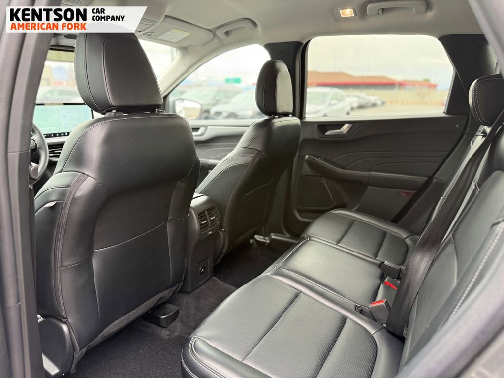 Used 2025 Ford Escape Platinum image 37