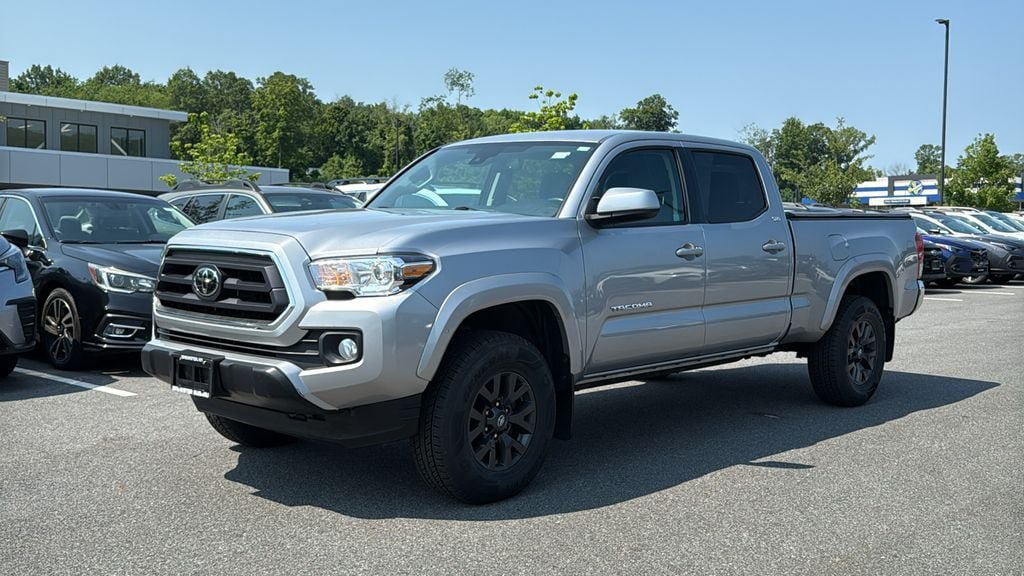 Used 2020 Toyota Tacoma SR5 AWD/4WD image 3