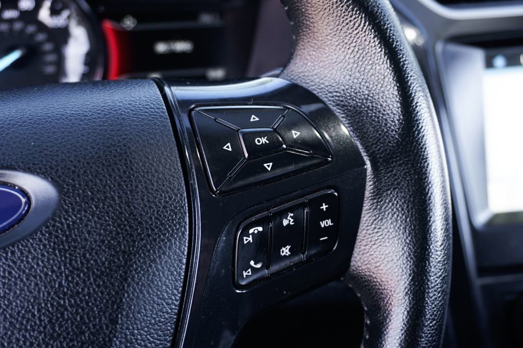 Used 2017 Ford Explorer XLT w/ Equipment Group 201A image 24