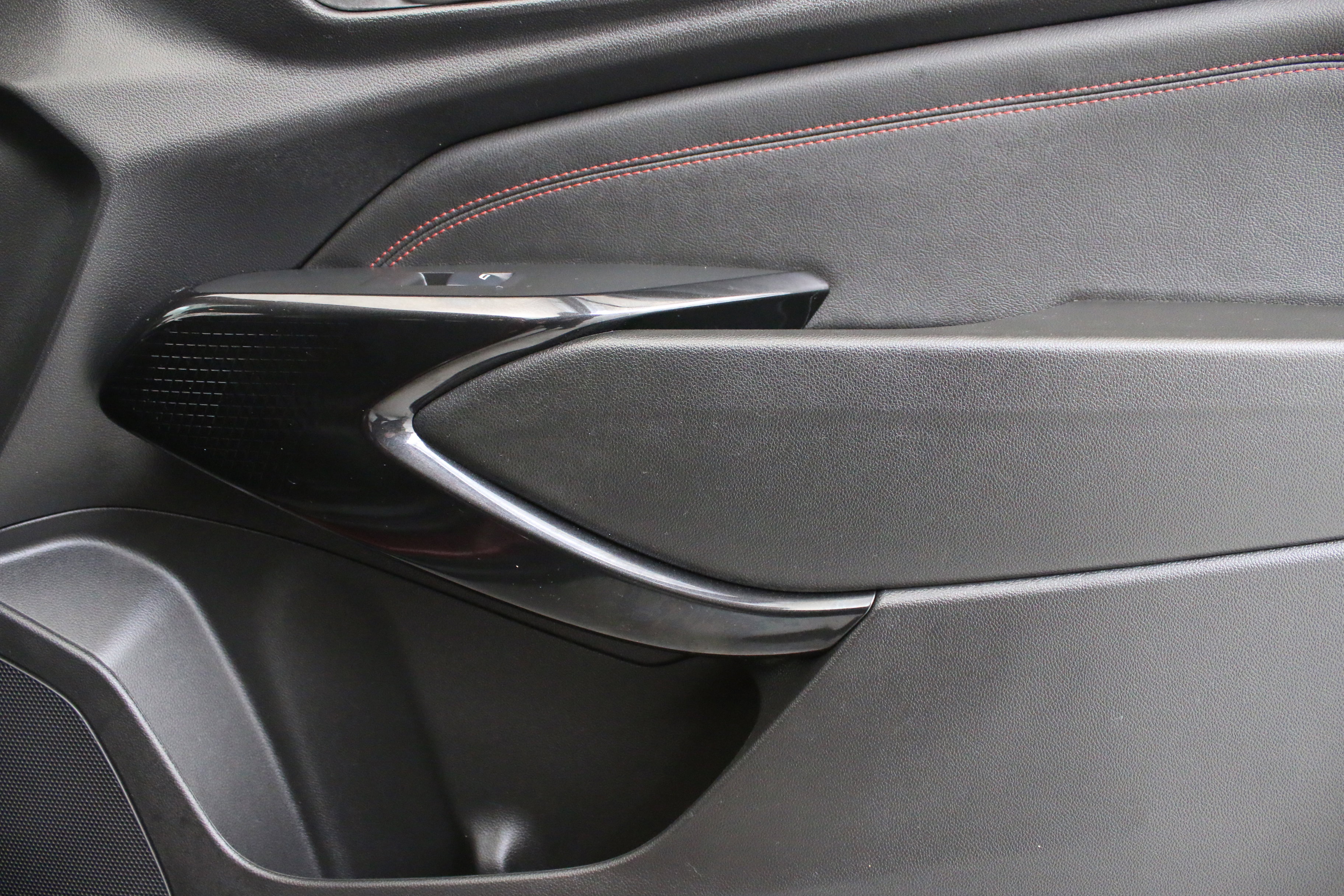 Used 2024 Chevrolet Trax RS w/ Sunroof Package image 31