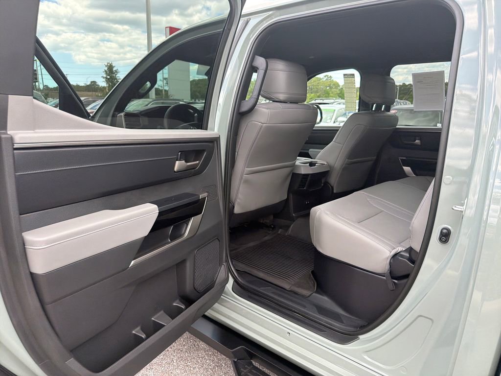 Used 2025 Toyota Tundra Limited AWD/4WD image 17