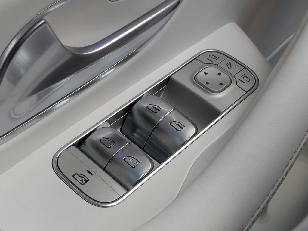 Used 2025 Mercedes-Benz Maybach GLS 600 4MATIC image 12