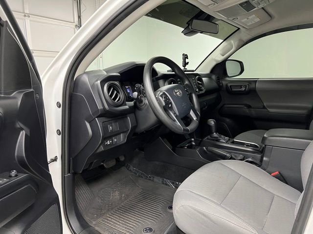 Used 2020 Toyota Tacoma SR AWD/4WD image 17