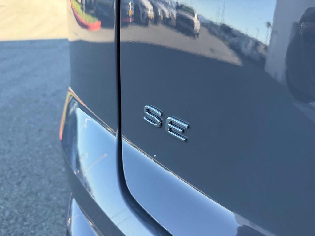 New 2026 Volkswagen Atlas Cross Sport SE image 10