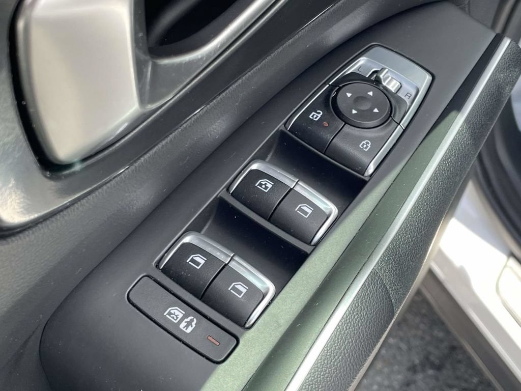 Used 2025 Kia Sorento EX w/ Panoramic Sunroof Package FWD image 25