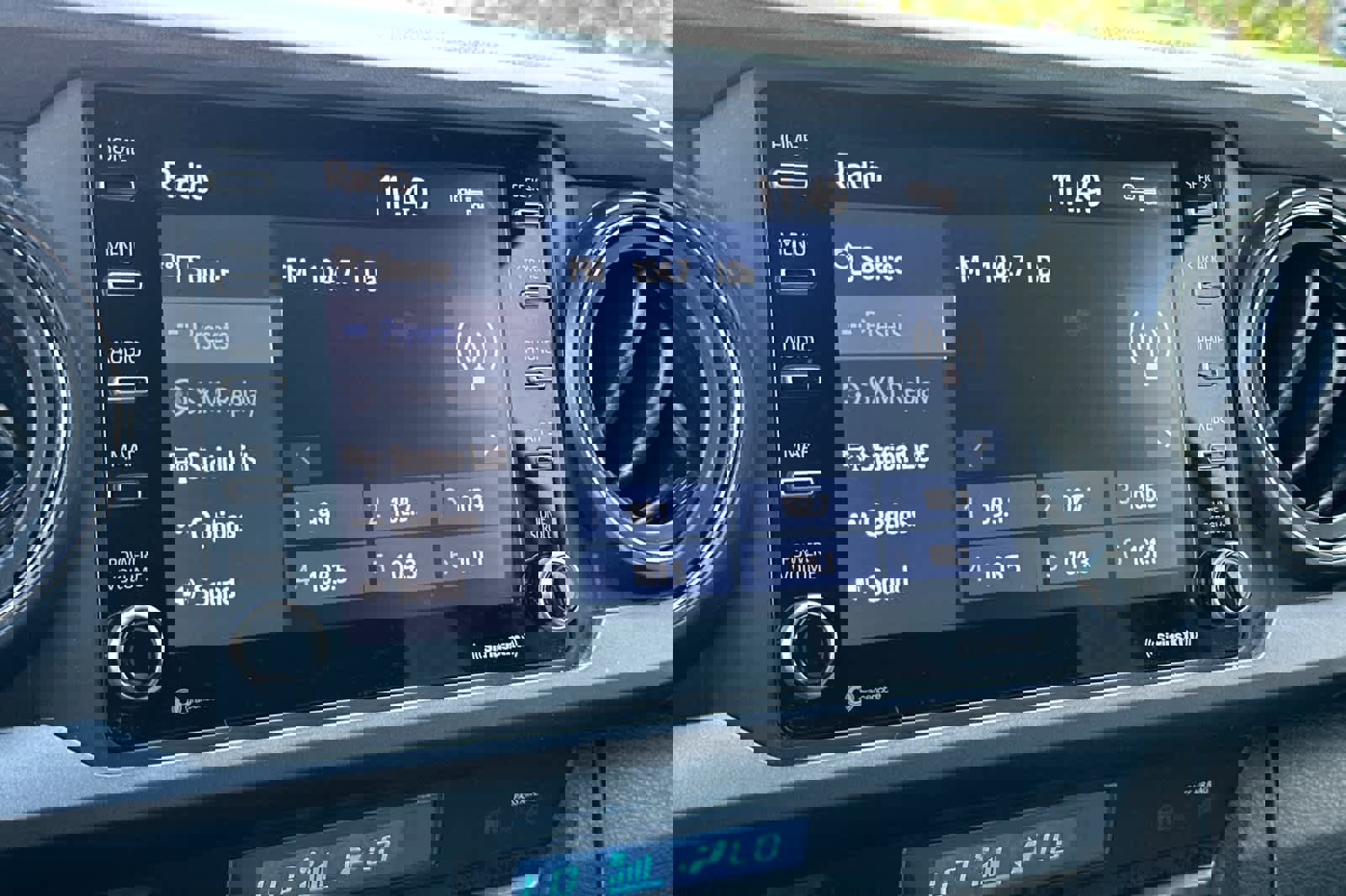 Used 2022 Toyota Tacoma TRD Off-Road image 18