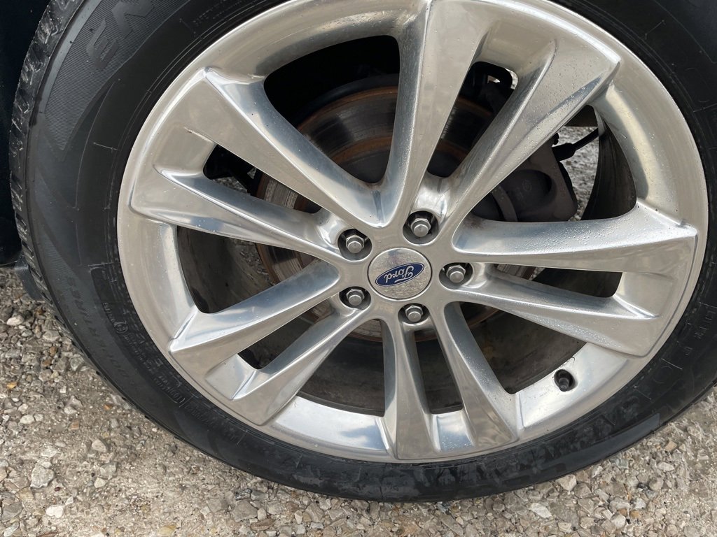 Used 2019 Ford Explorer XLT w/ Equipment Group 202A image 9