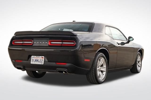 Used 2023 Dodge Challenger SXT image 5