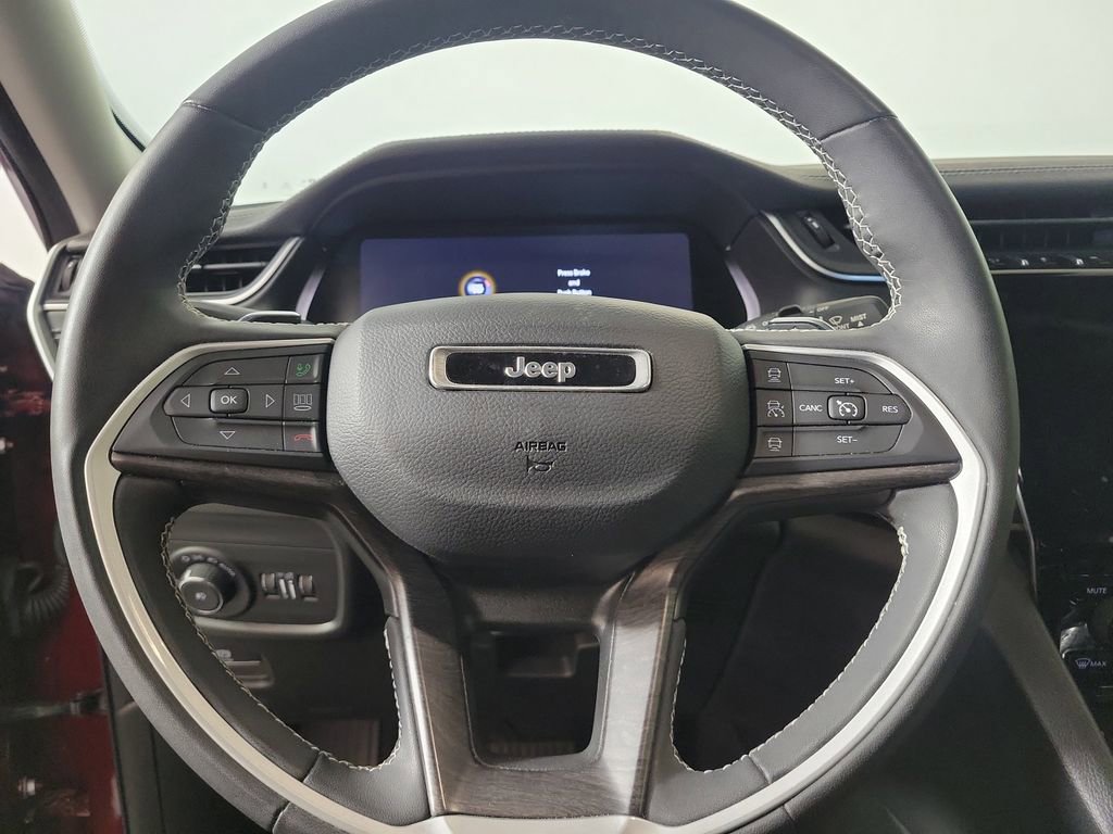 Used 2023 Jeep Grand Cherokee Limited w/ Black Appearance Package RWD image 16