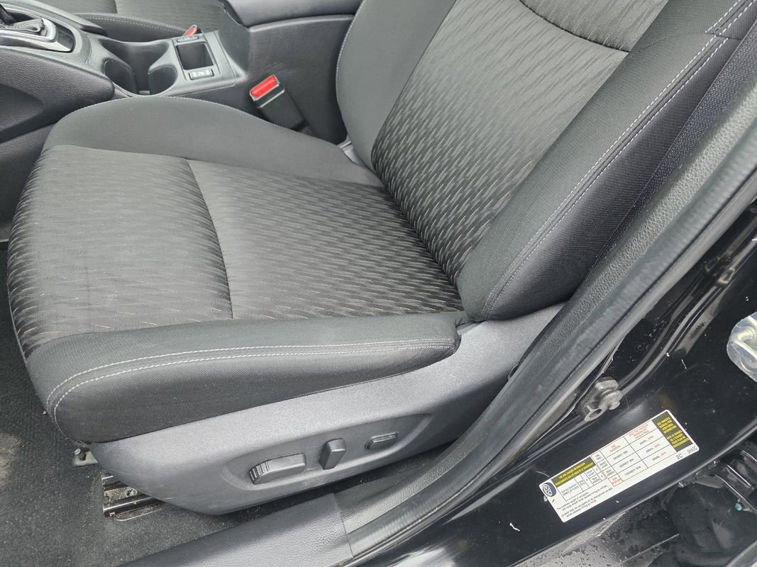 Used 2020 Nissan Rogue SV image 11