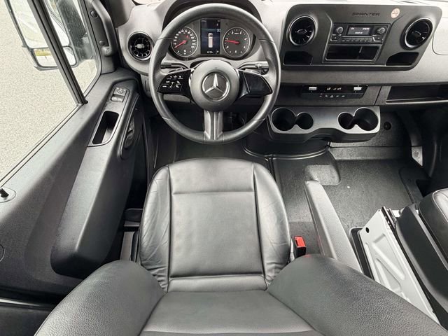 Used 2025 Mercedes-Benz Sprinter 2500 image 28