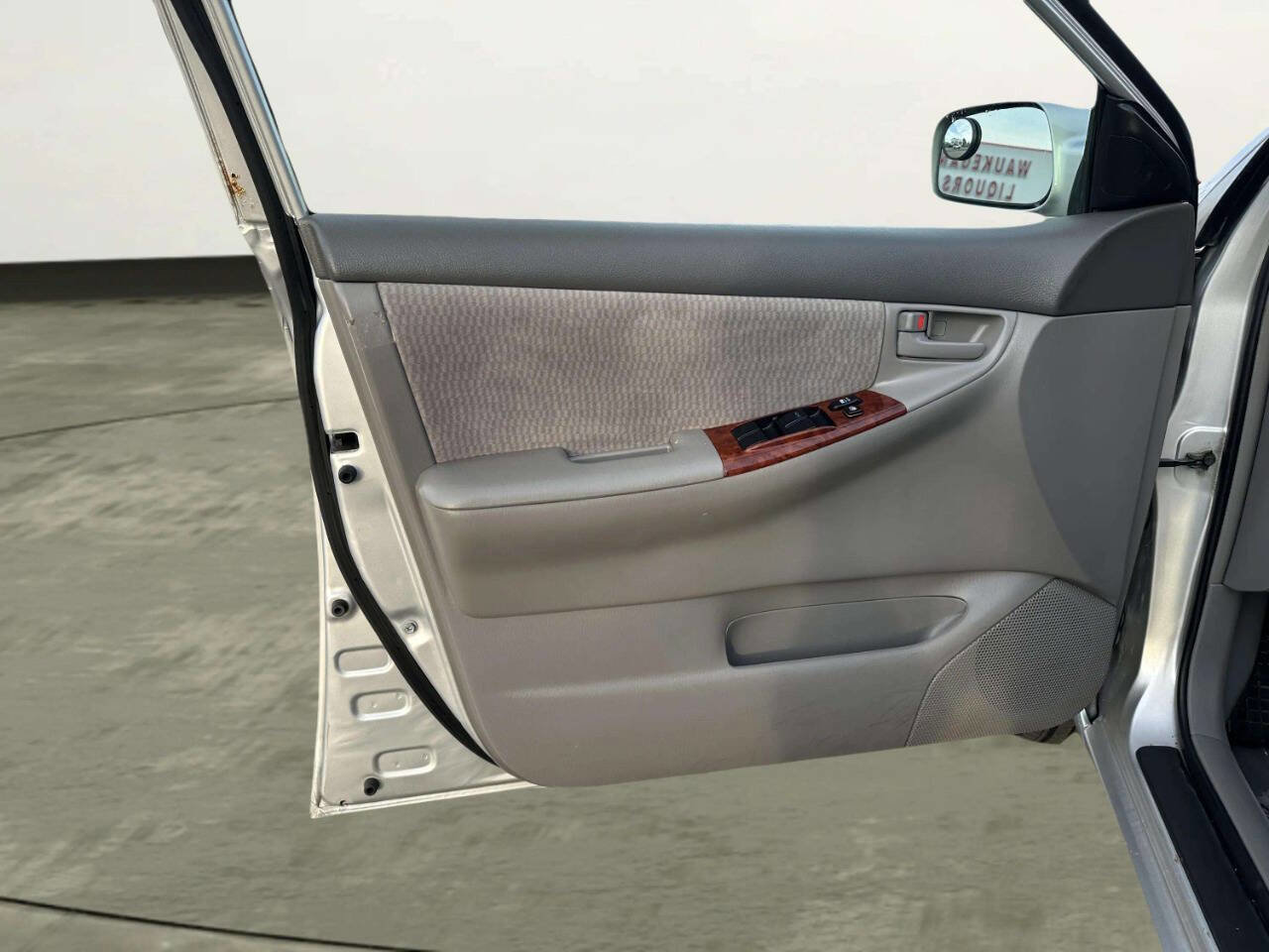 Used 2007 Toyota Corolla LE image 10