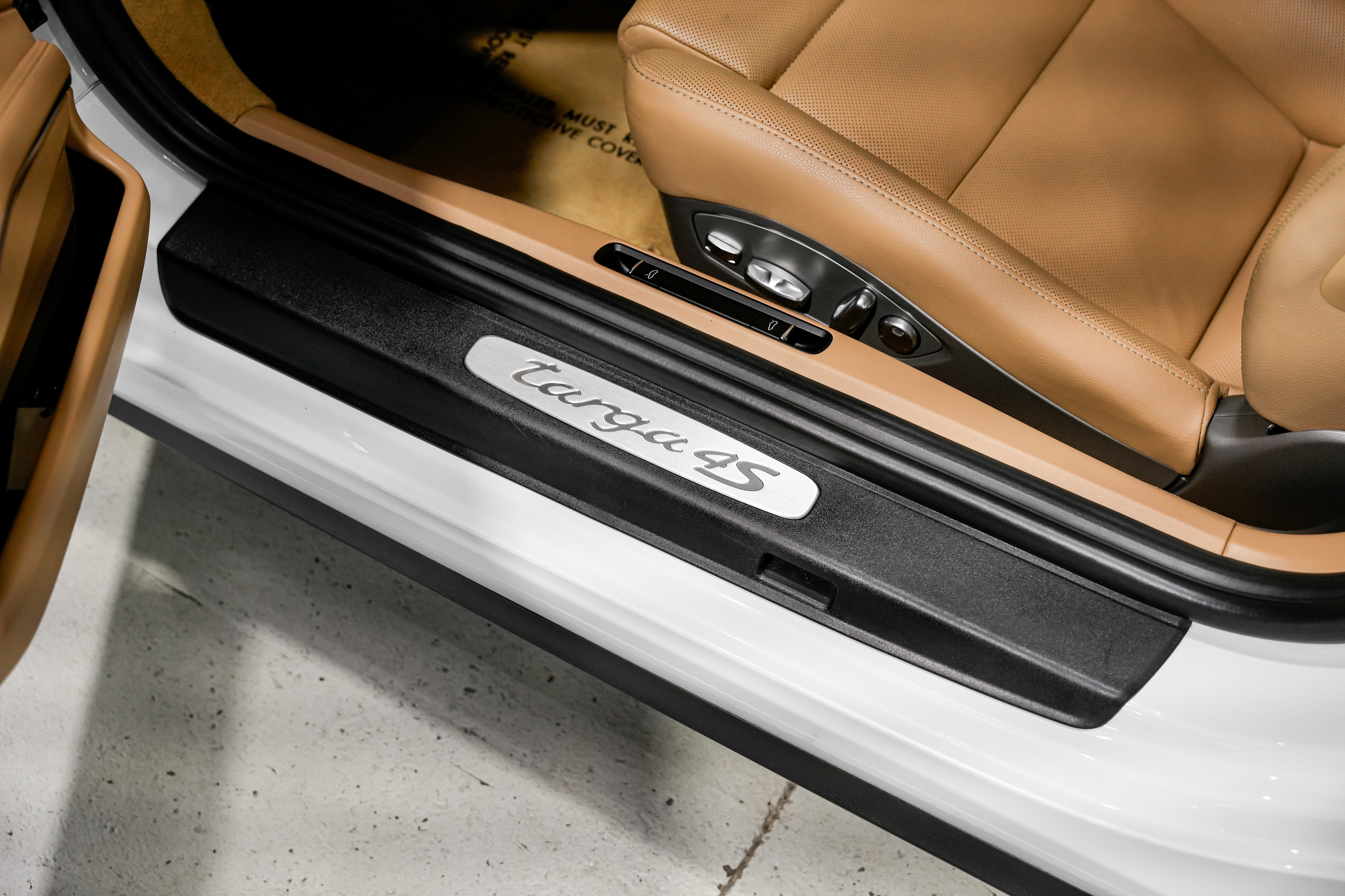 Used 2015 Porsche 911 Targa 4S image 23