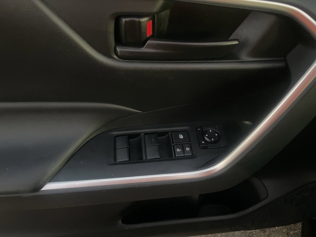Used 2025 Toyota RAV4 LE image 16