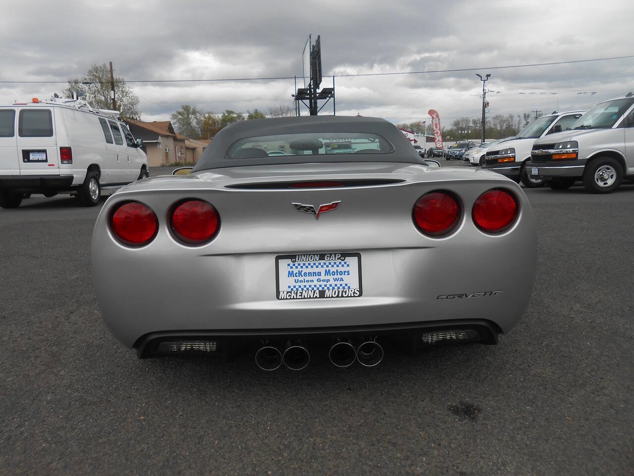 Used 2006 Chevrolet Corvette Convertible w/ Preferred Equipment Group image 17