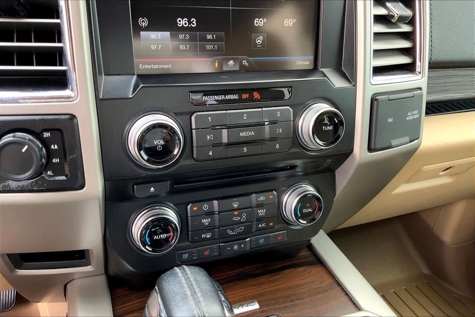 Used 2015 Ford F150 Lariat w/ Equipment Group 502A Luxury AWD/4WD image 34