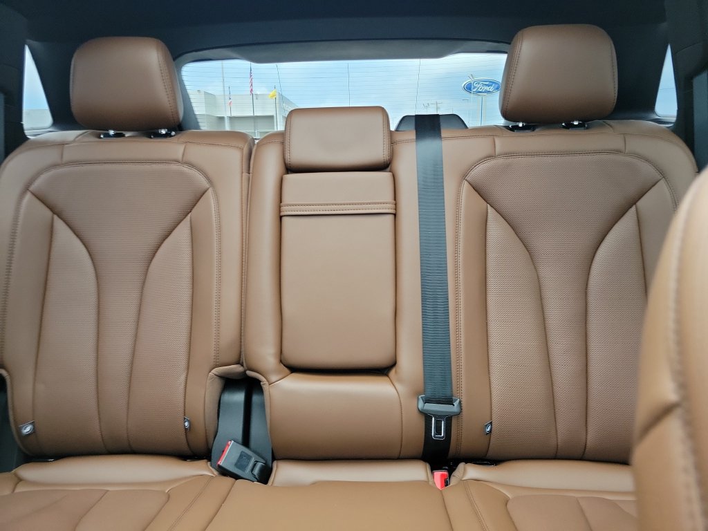 Used 2023 Lincoln Nautilus Reserve AWD/4WD image 17