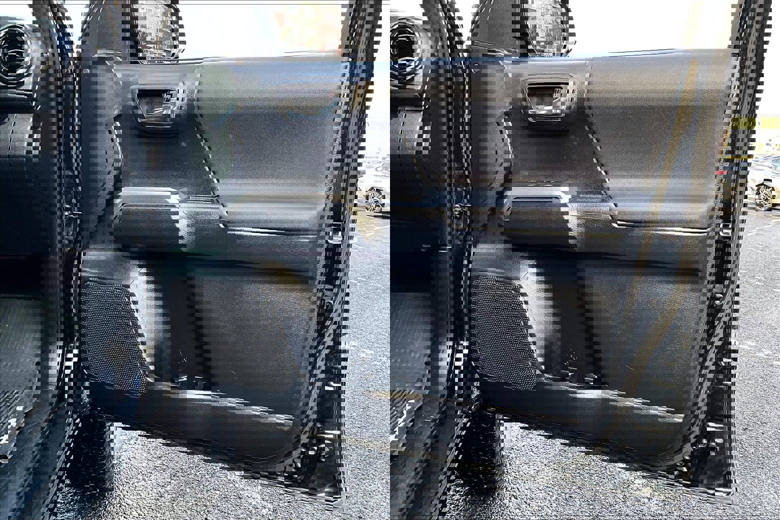 Used 2020 Toyota Tacoma TRD Off-Road w/ Technology Package image 22