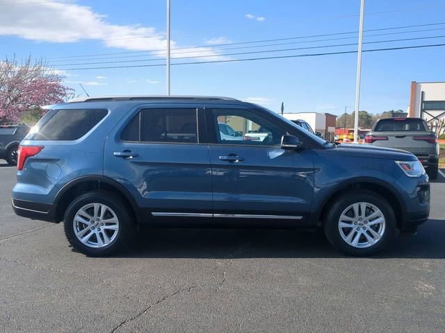 Used 2018 Ford Explorer XLT w/ Equipment Group 202A image 3