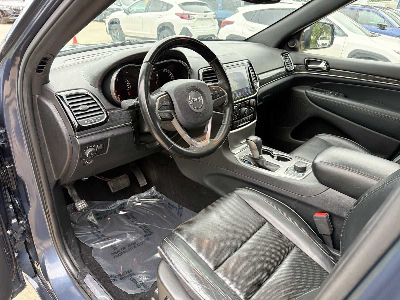 Used 2020 Jeep Grand Cherokee Overland AWD/4WD image 2