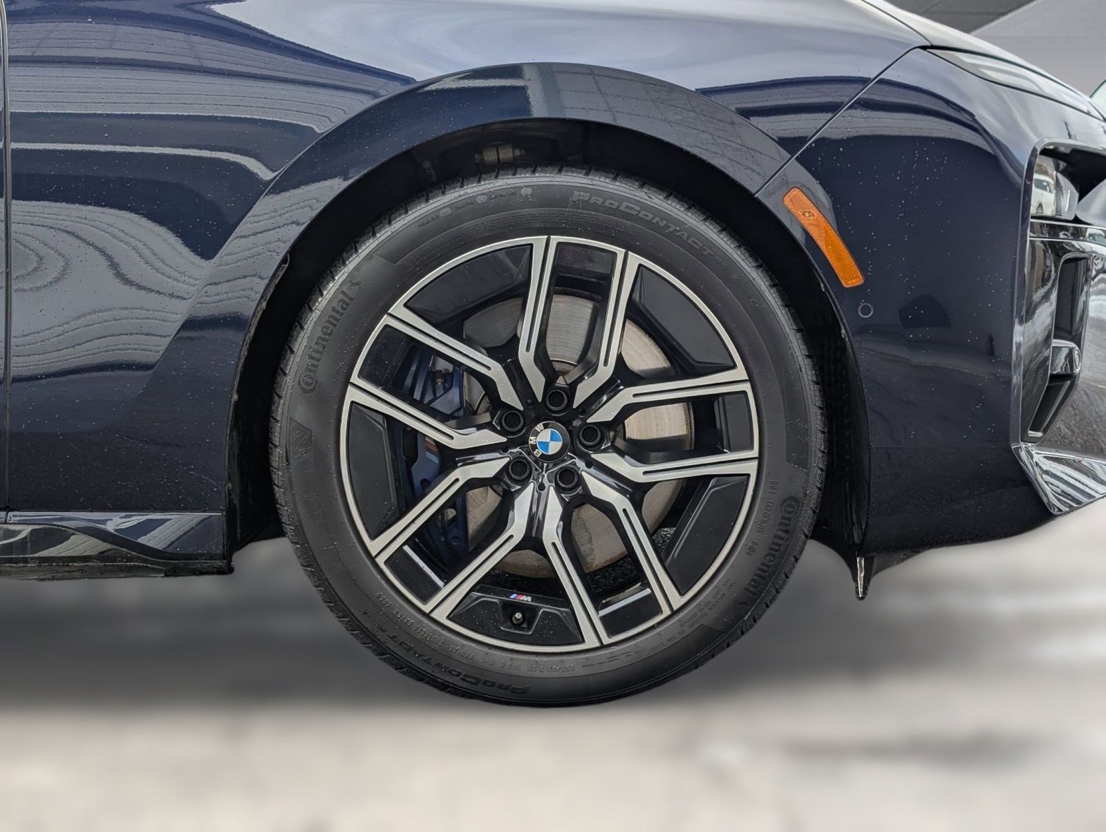 Used 2023 BMW 760i xDrive image 12