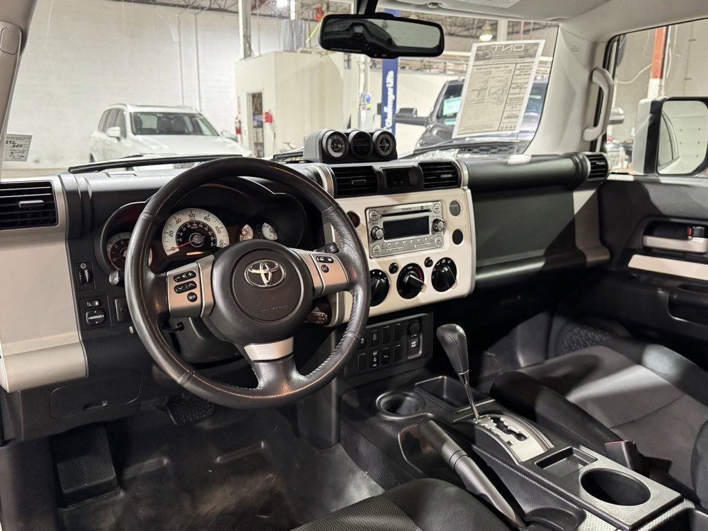 Used 2011 Toyota FJ Cruiser 2WD image 11