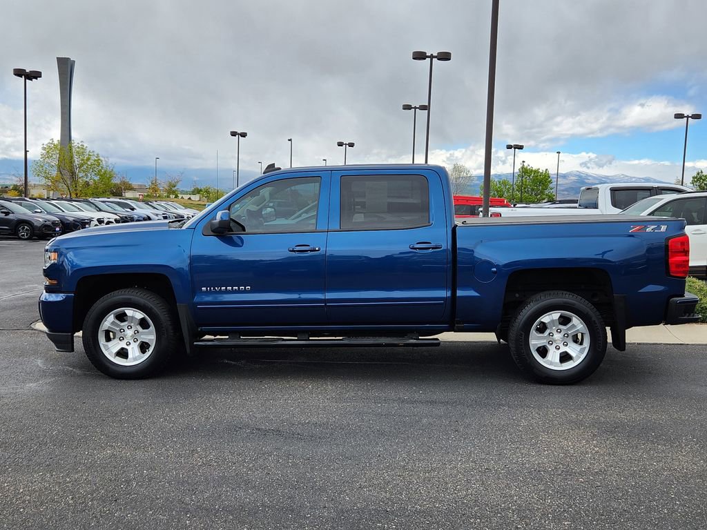 Used 2018 Chevrolet Silverado 1500 LT w/ LPO, Street Package AWD/4WD image 2