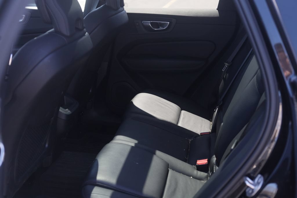 Used 2024 Volvo XC60 B5 Plus w/ Protection Package Premier AWD/4WD image 22