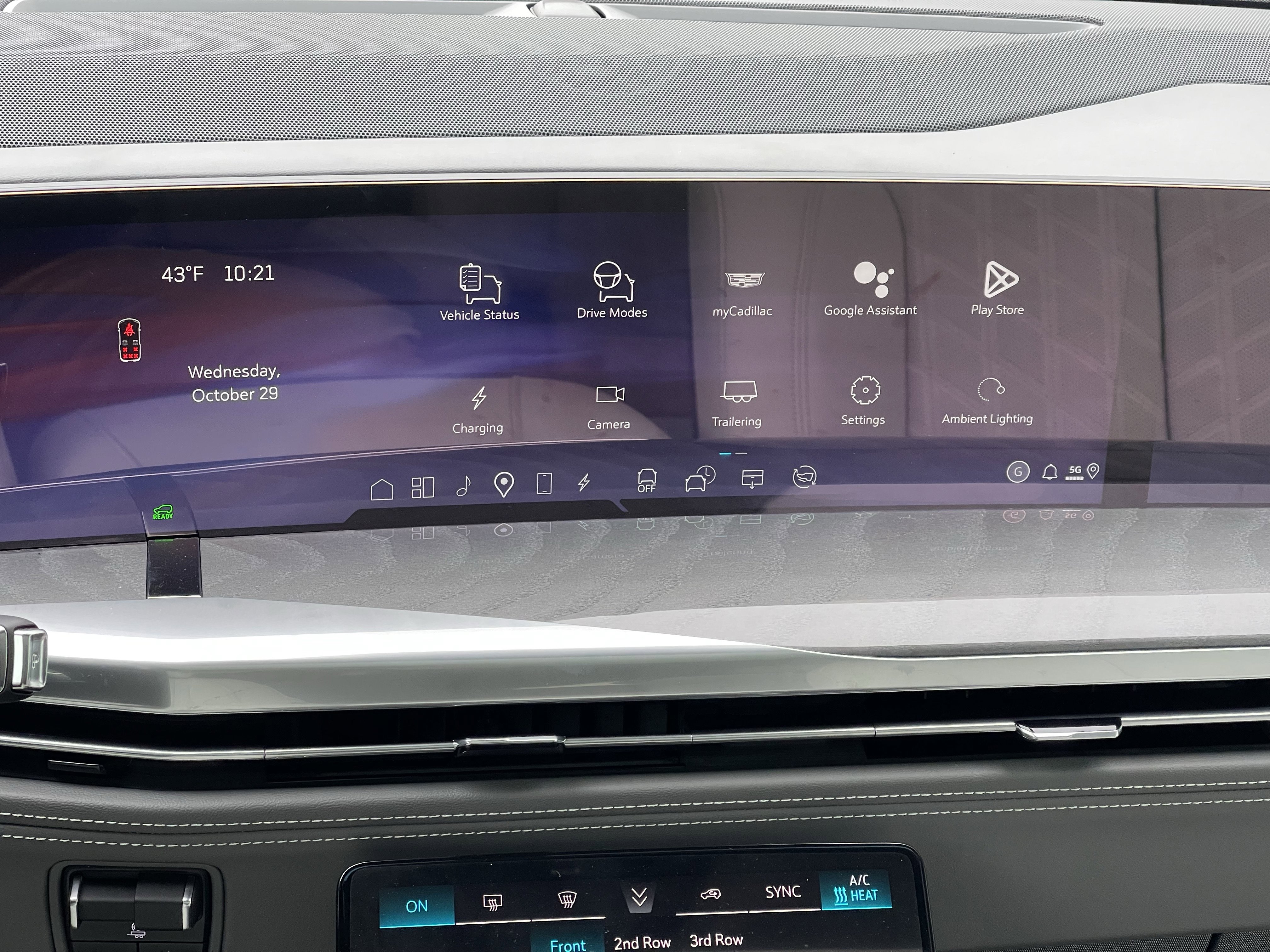 New 2026 Cadillac Escalade IQ Luxury 1 w/ LPO, Radiant Package image 4