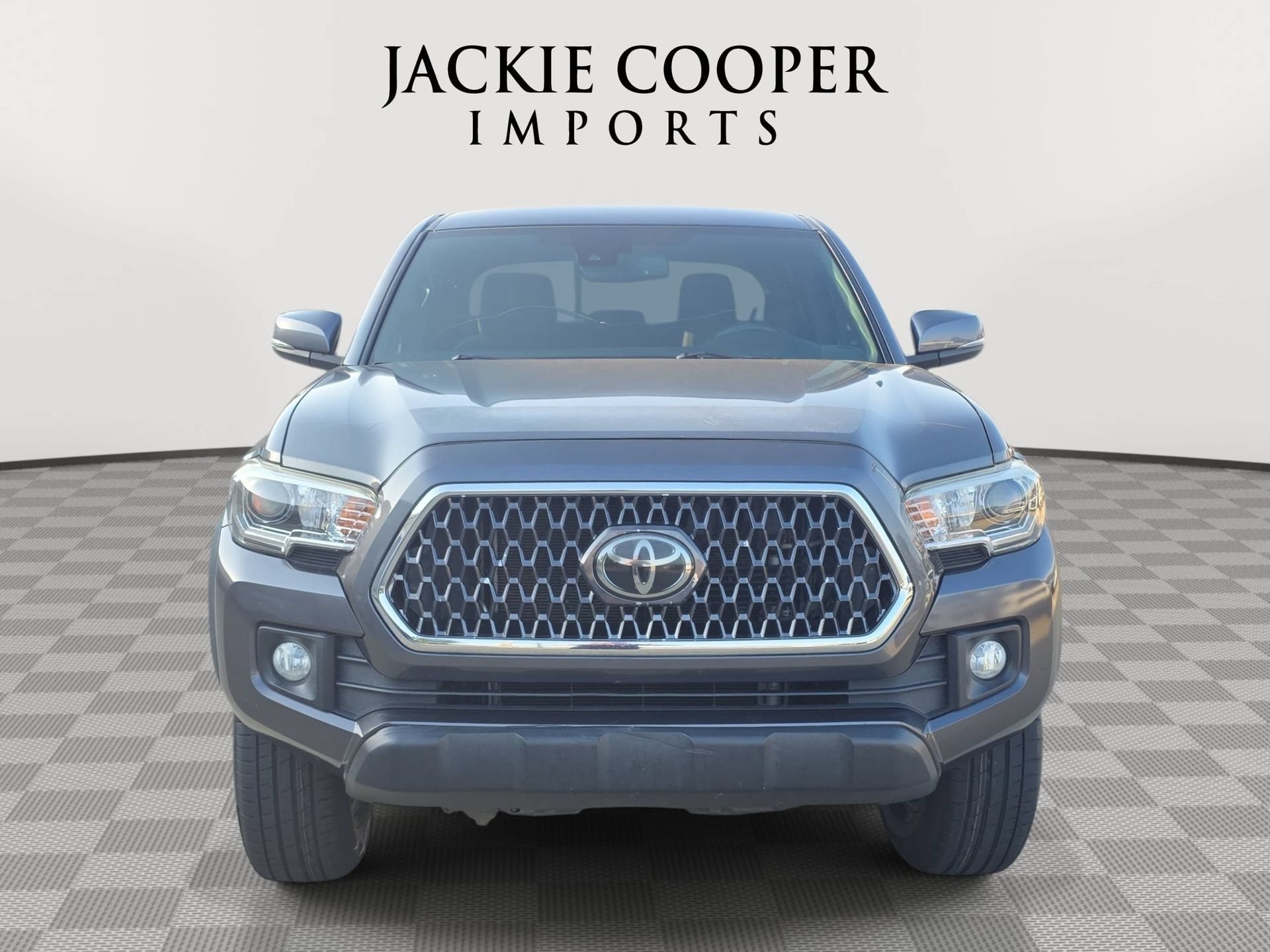 Used 2019 Toyota Tacoma TRD Off-Road w/ Technology Package AWD/4WD image 2