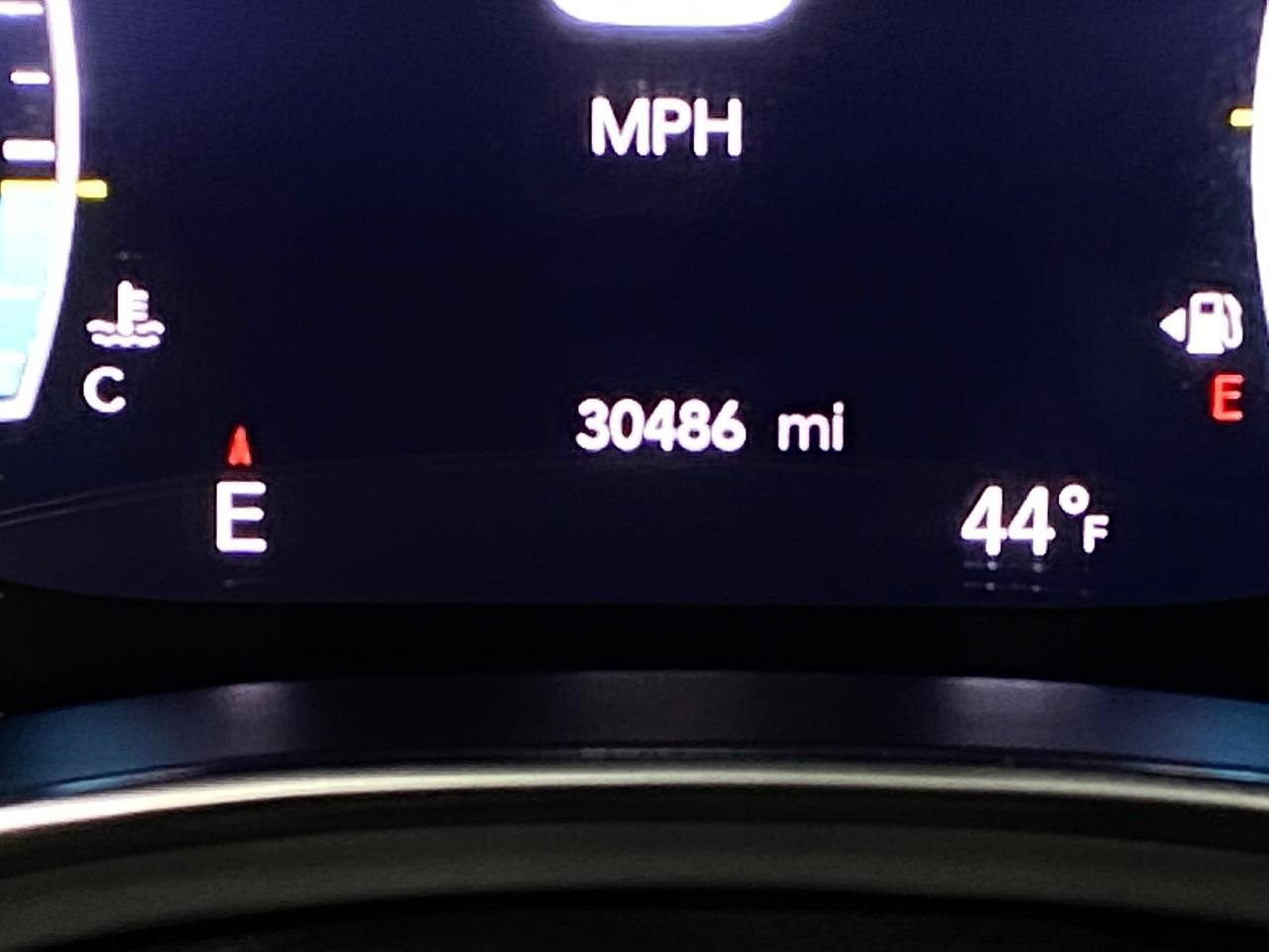 Used 2025 Chrysler Pacifica Limited FWD image 19