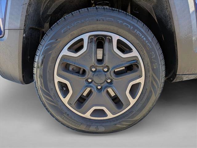Used 2016 Jeep Renegade Trailhawk image 24