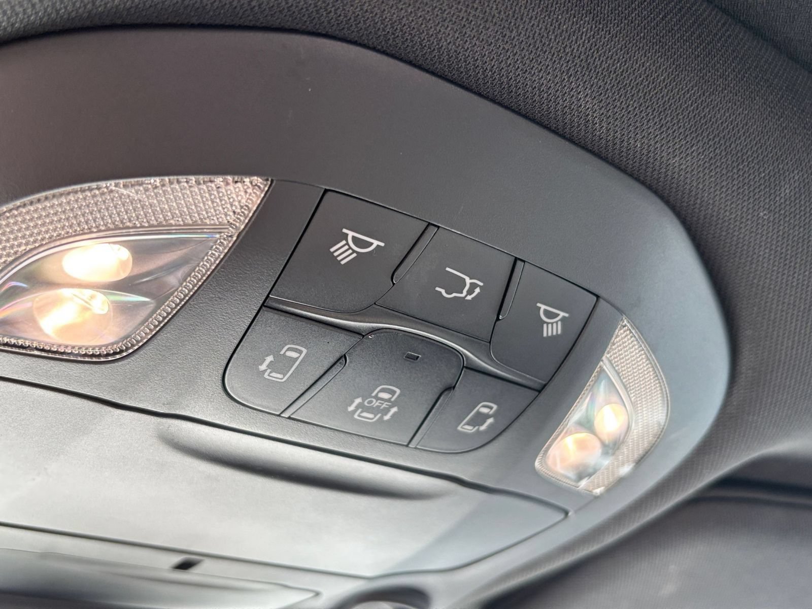 Used 2025 Chrysler Pacifica Limited FWD image 24