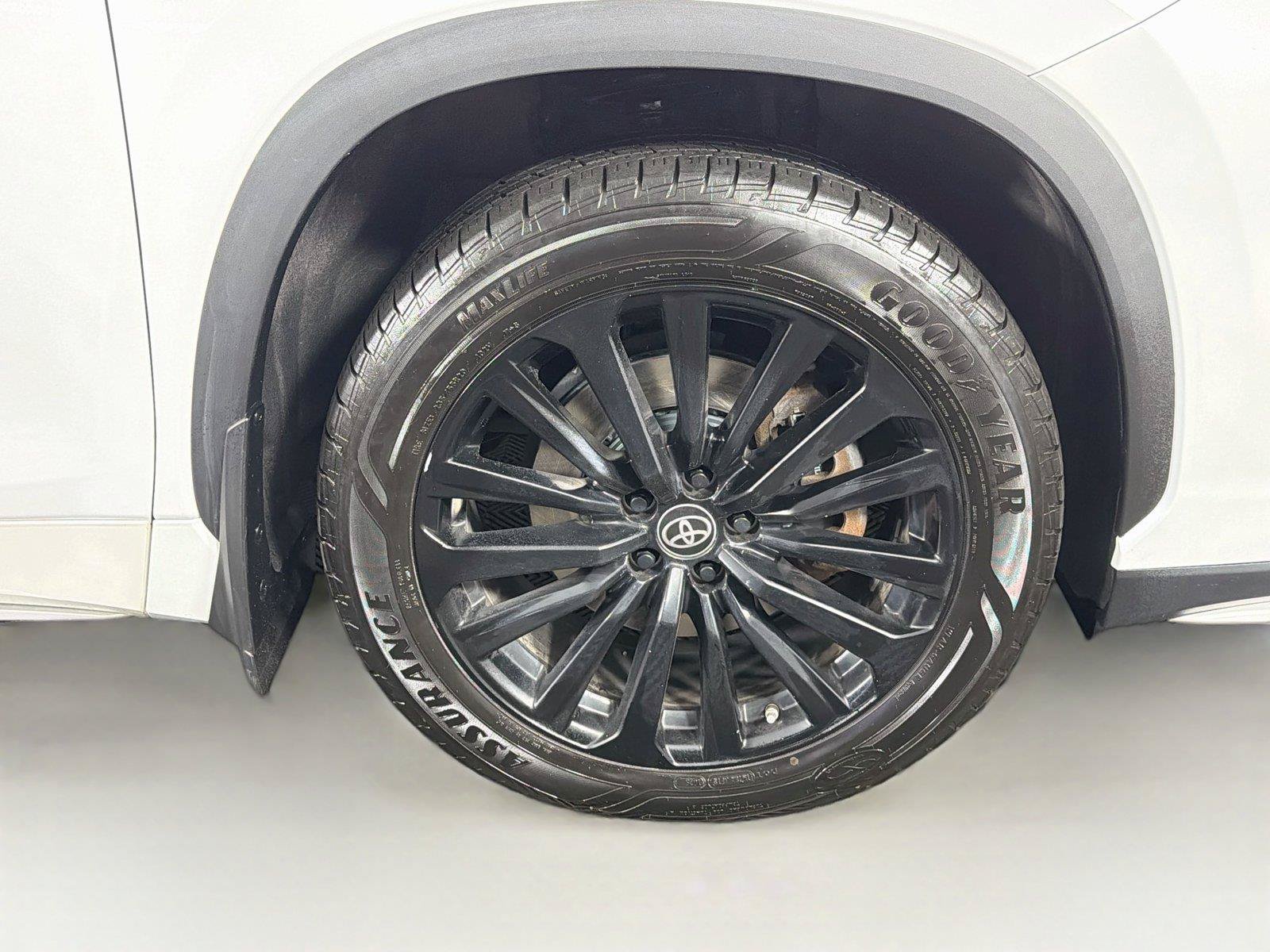 Used 2023 Toyota Highlander XSE AWD/4WD image 36