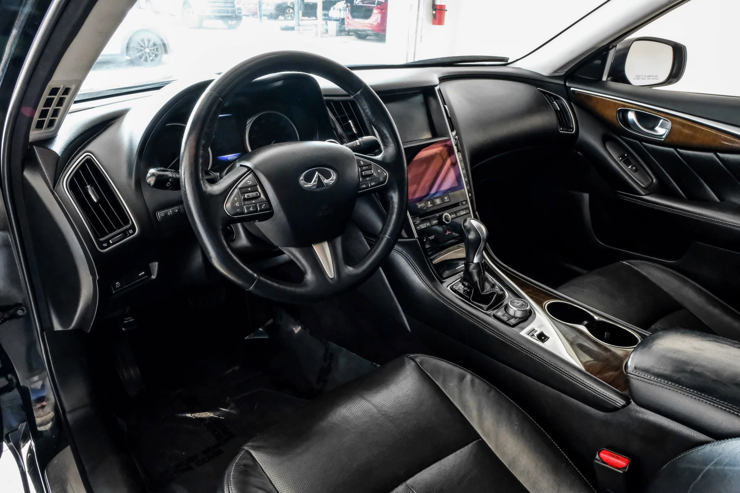 Used 2016 INFINITI Q50 3.0t Premium w/ Driver Assistance Package image 2