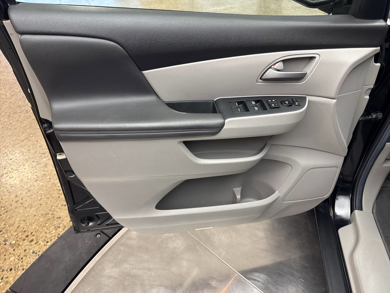 Used 2011 Honda Odyssey EX image 15