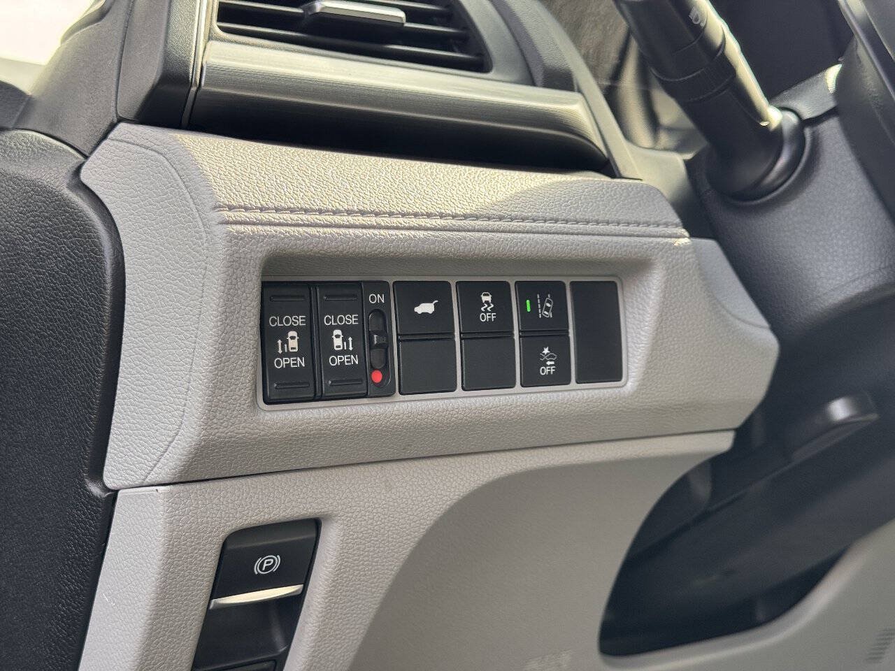 Used 2018 Honda Odyssey EX-L image 36