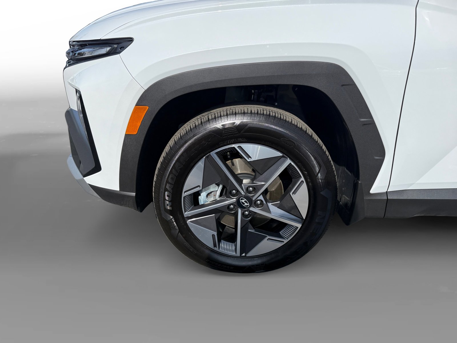 Certified 2025 Hyundai Tucson SEL image 9