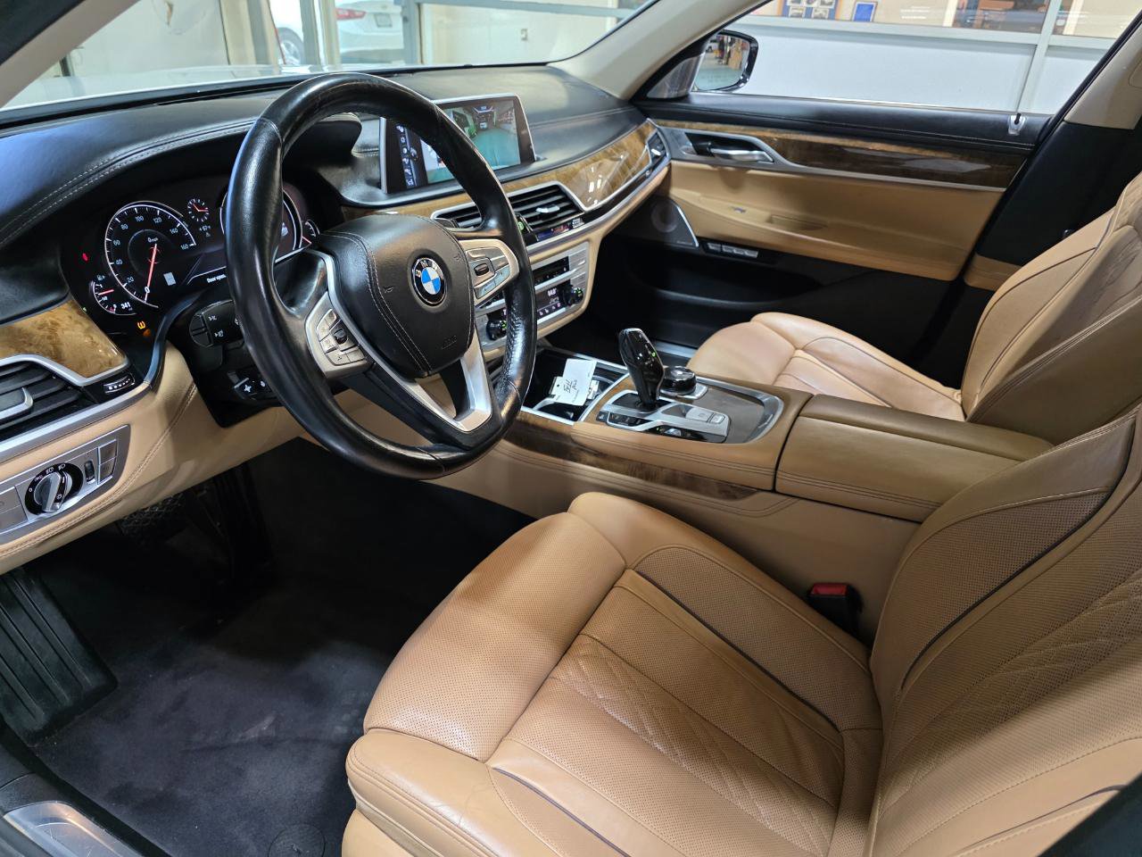 Used 2017 BMW 740i xDrive image 16