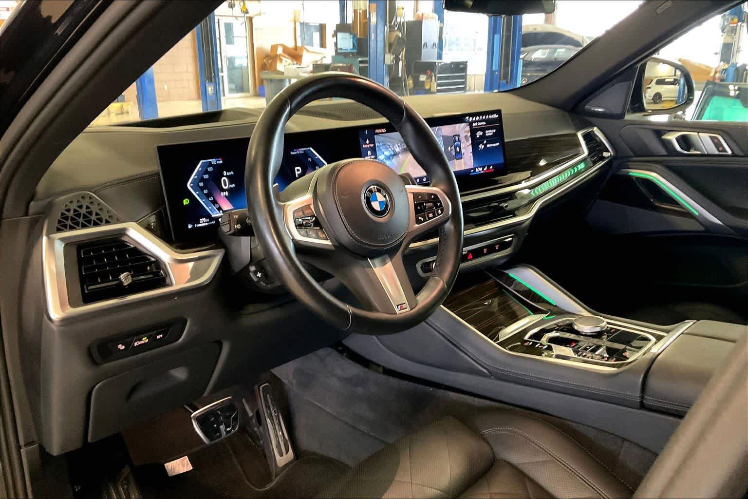Used 2025 BMW X6 xDrive40i AWD/4WD image 16
