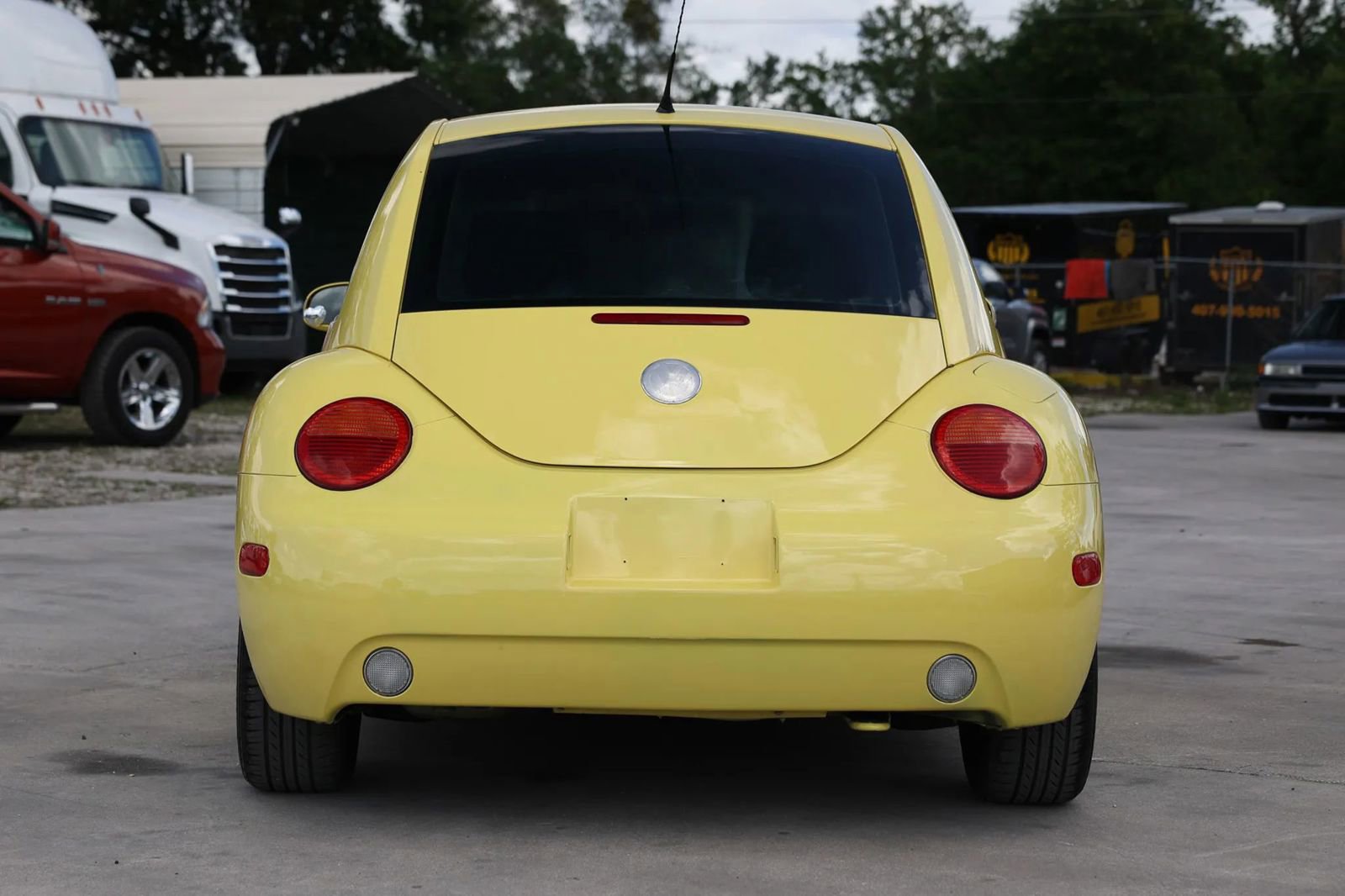 Used 2005 Volkswagen Beetle GL image 5