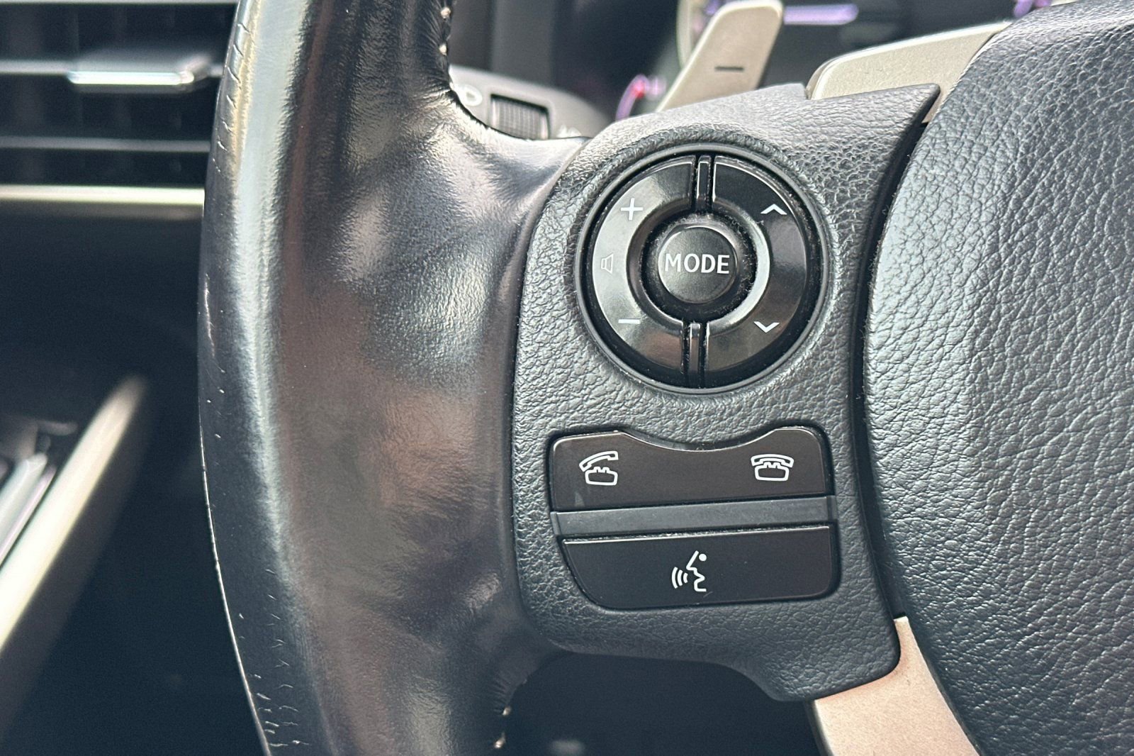 Used 2016 Lexus IS 200t image 30