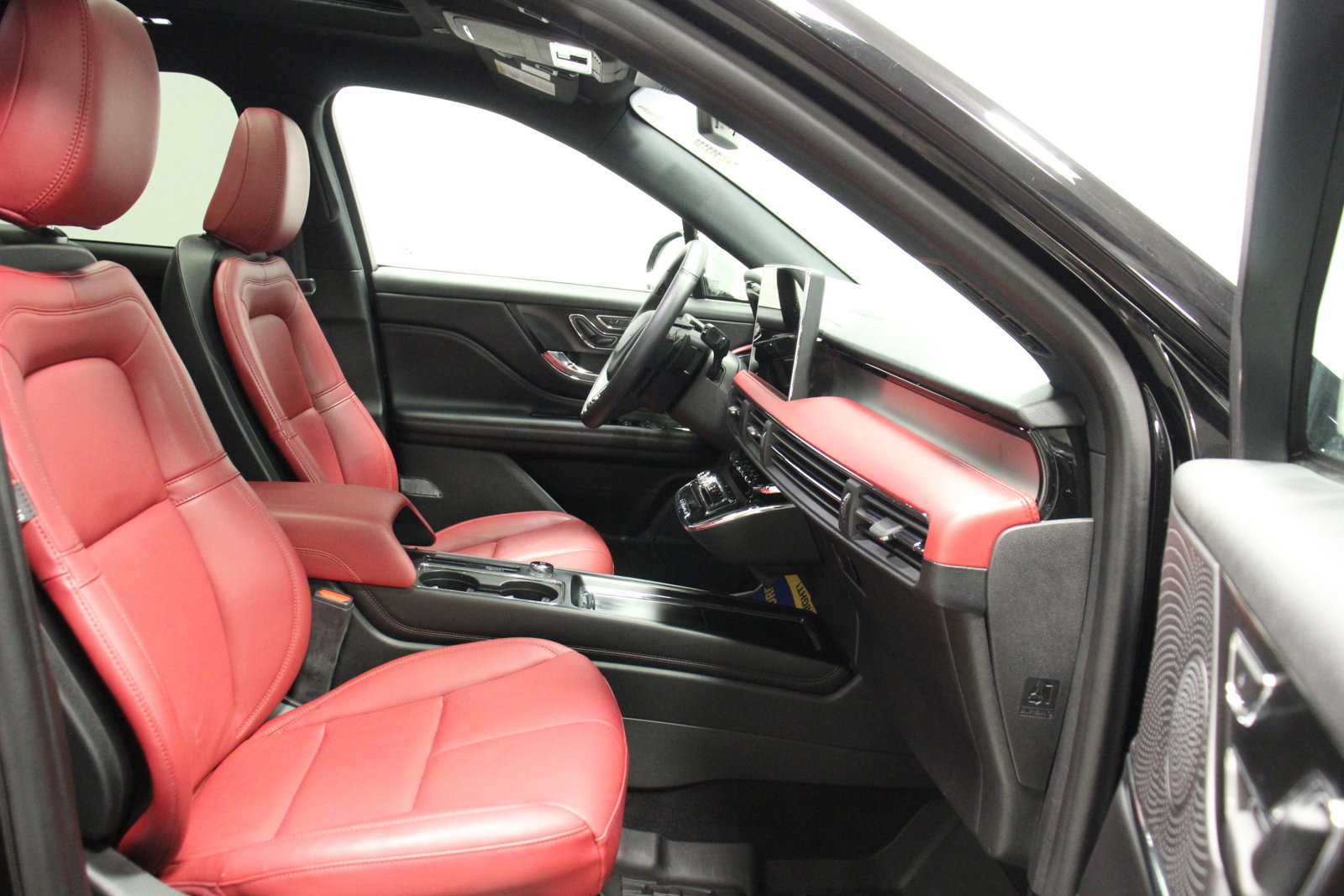 Used 2024 Lincoln Corsair Grand Touring w/ Equipment Group 301A AWD/4WD image 17