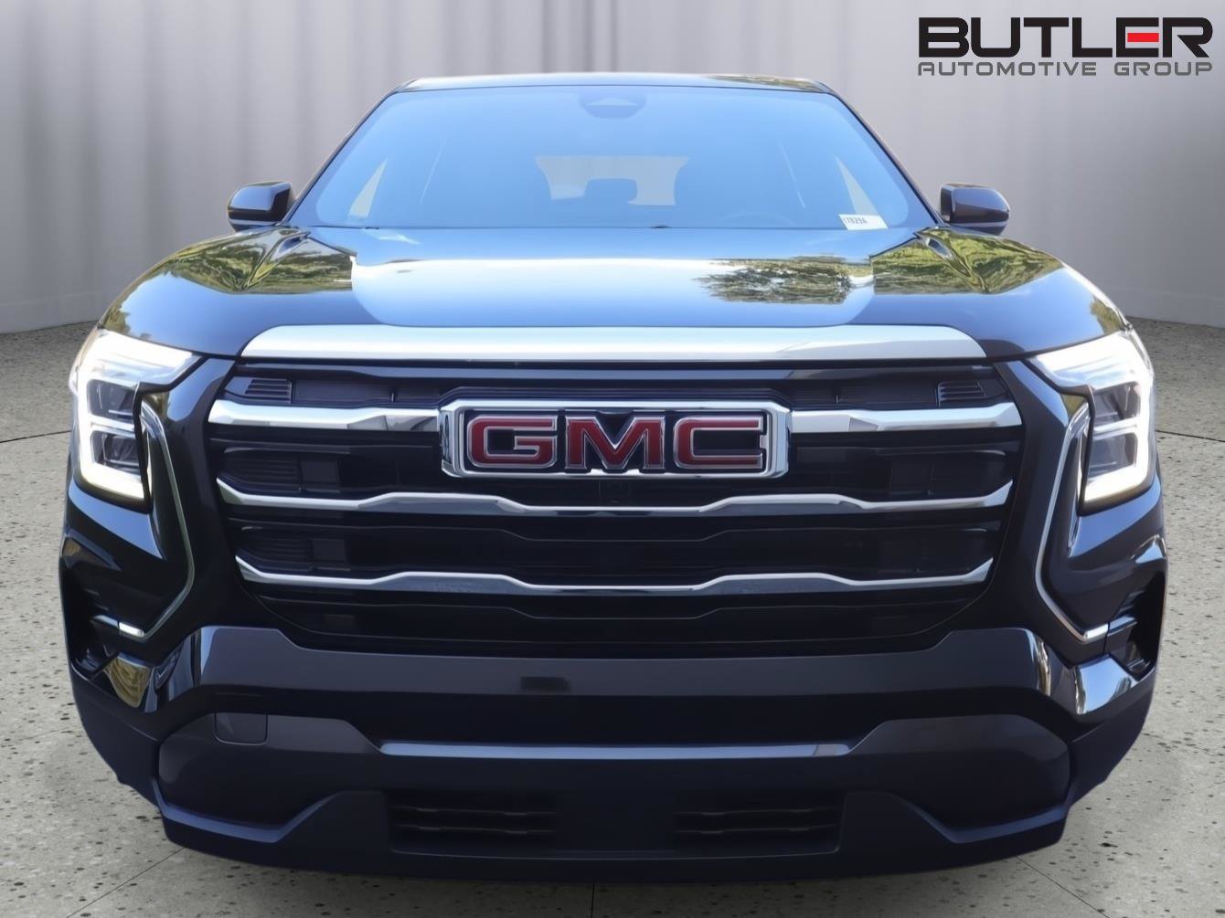Used 2025 GMC Terrain Elevation AWD/4WD image 2