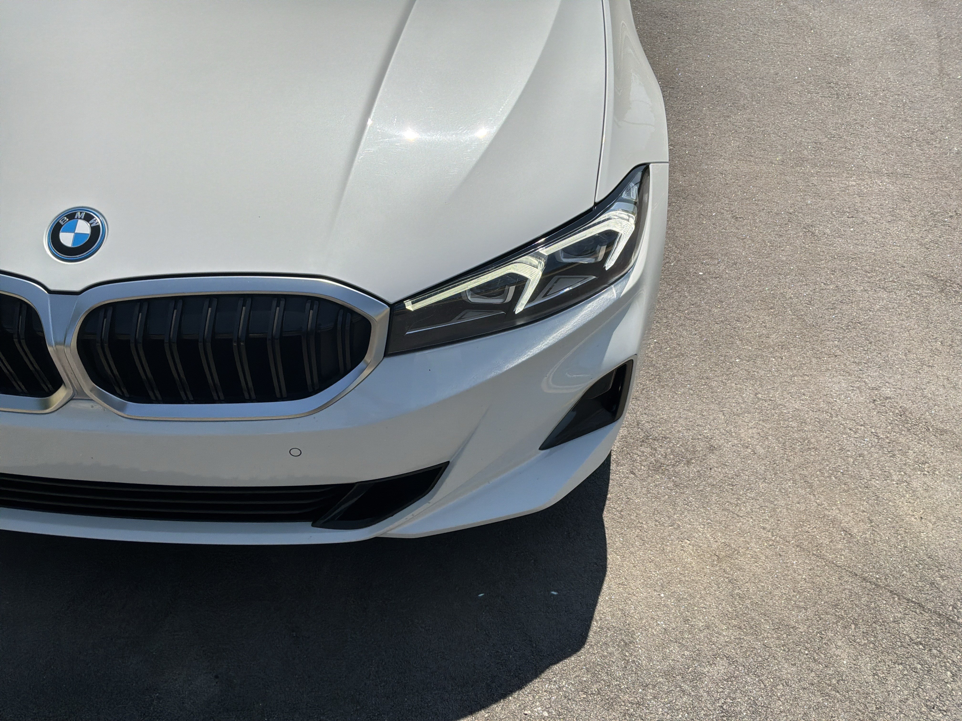 Used 2024 BMW 330e w/ Premium Package RWD image 6