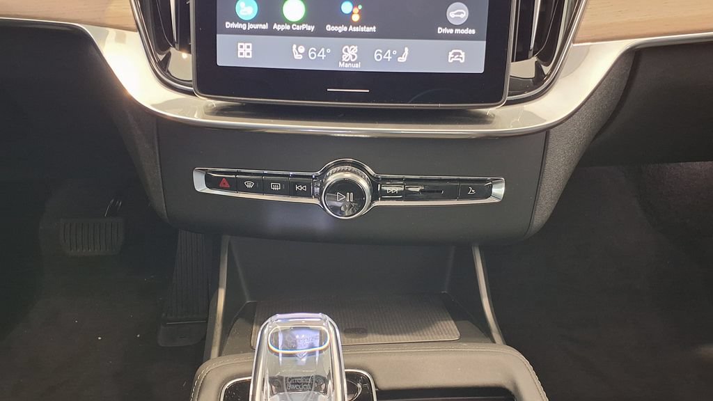 New 2026 Volvo XC90 B6 Plus w/ Protection Package AWD/4WD image 24